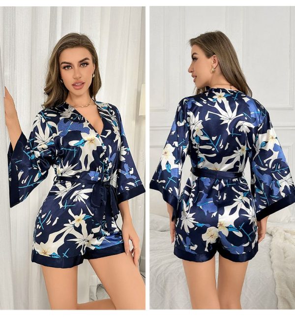 model3ds Robe de nuit en satin à imprimé floral
