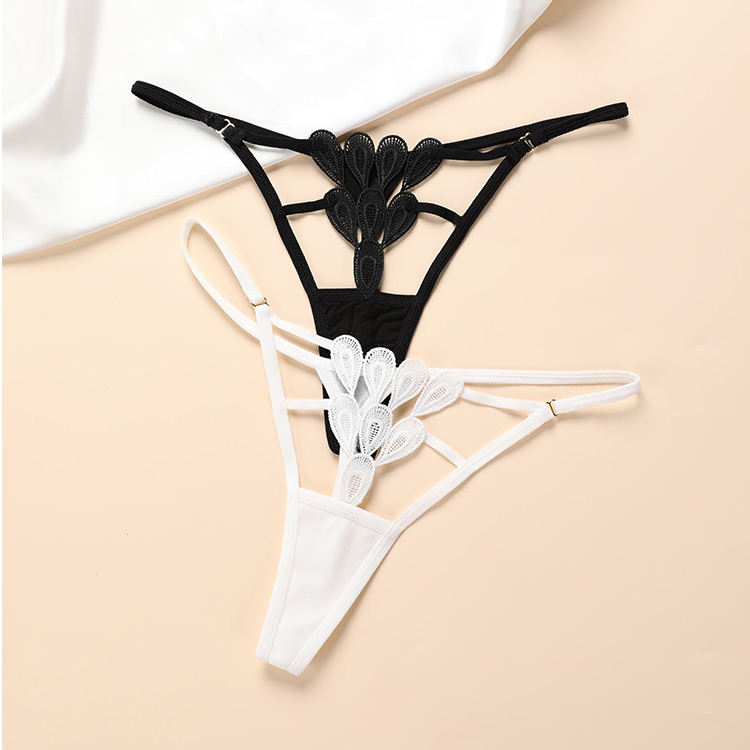 Hbe55da7af9ae4cb296f7e398e47a9743e String Bijou "Éclosion Florale" – Élégance et Audace