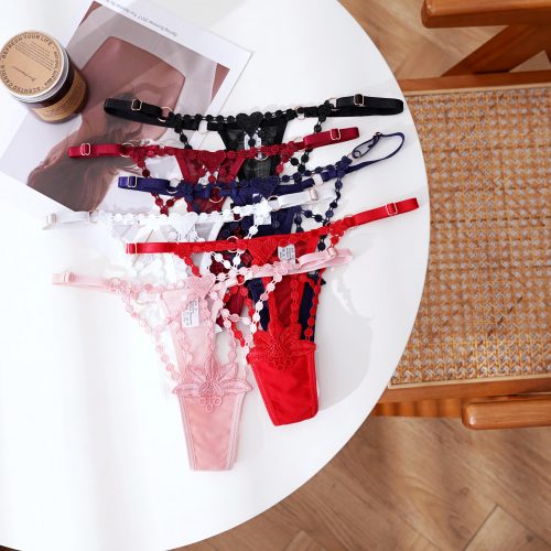 String Sexy en Dentelle Brodée & Jeu de Brides Ajustables